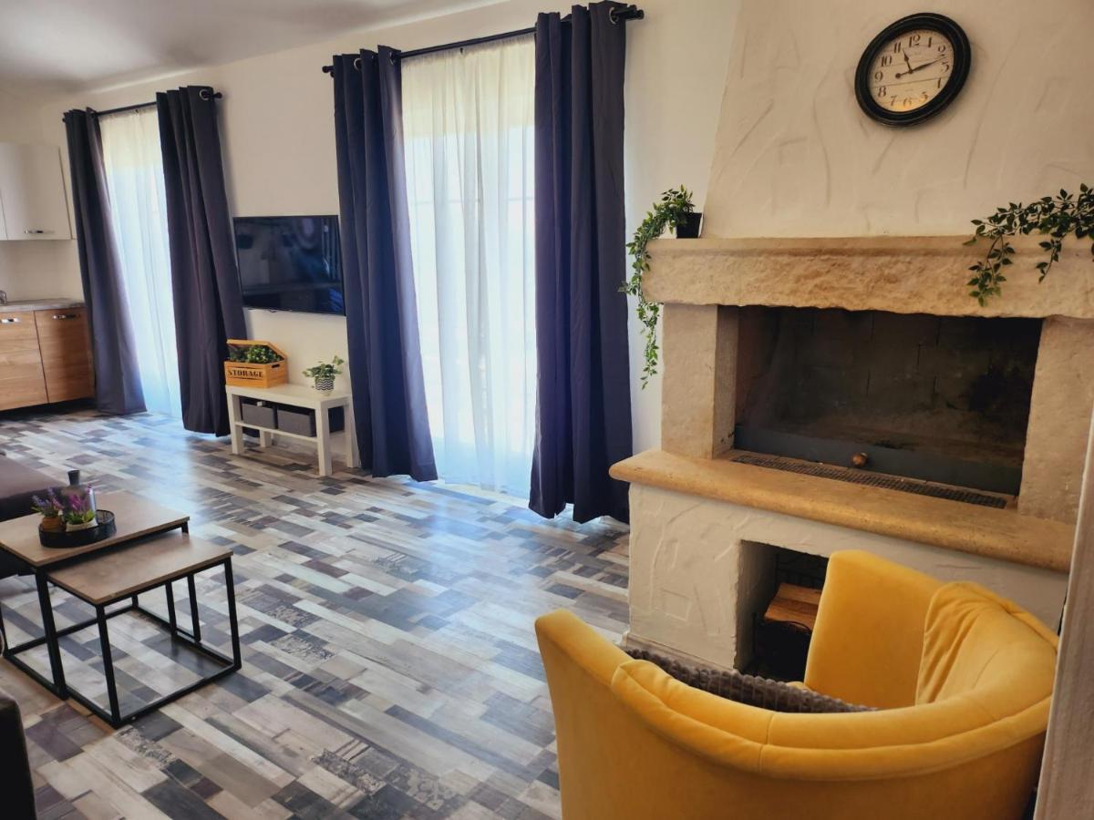 Kuca Za Odmor Capella Villa Stuti Eksteriør bilde
